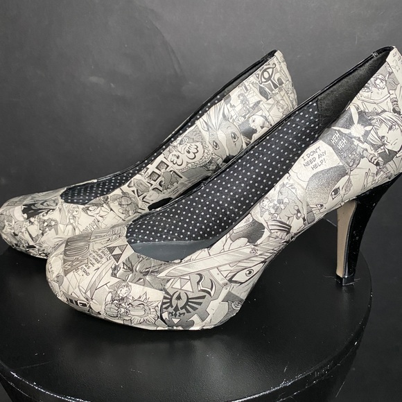 Legend of Zelda Decoupage Shoes! - Picture 2 of 4